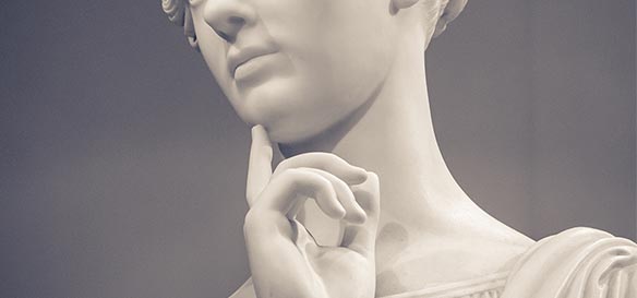 shutterstock_334771412_ Statue